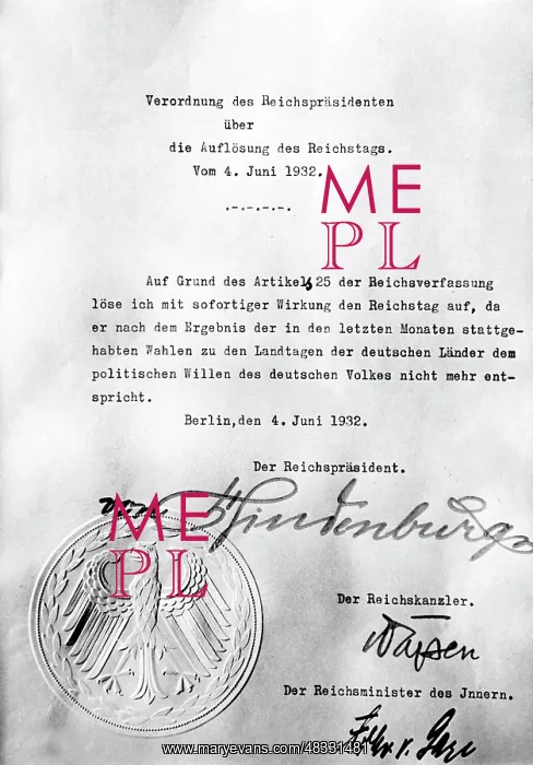 : Signed decree on the dissolution of the Reichstag, 1932 : Signed decree on the dissolution of the Reichstag, 1932