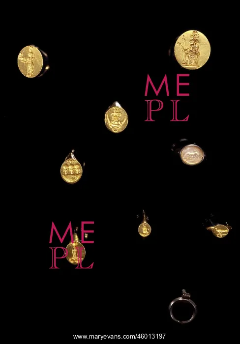 : Eight signet rings : Eight signet rings