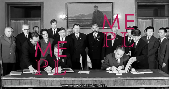 : Signing agreement on friendship, cooperation and : Signing agreement on friendship, cooperation and