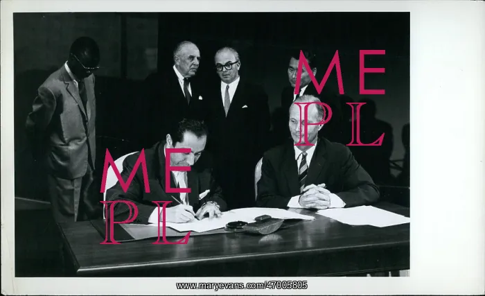 : Signing at annual pledging conference, financial assistance : Signing at annual pledging conference, financial assistance
