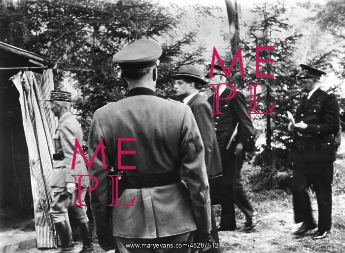 : Signing of the armistice at CompiEugne, 1940 : Signing of the armistice at CompiEugne, 1940