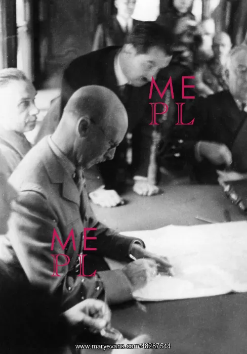 : Signing of the armistice at CompiEugne, 1940 : Signing of the armistice at CompiEugne, 1940