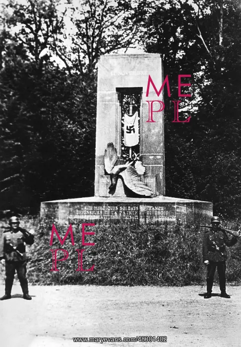 : Signing of the armistice at CompiEugne, 1940 : Signing of the armistice at CompiEugne, 1940
