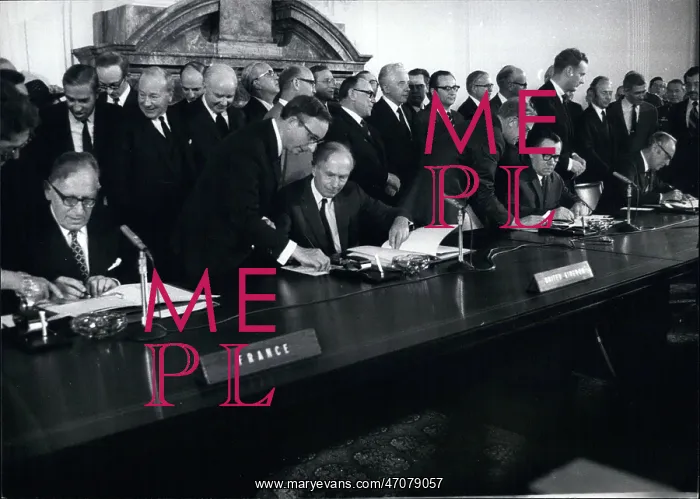 : Signing of Berlin Agreement, Germany : Signing of Berlin Agreement, Germany