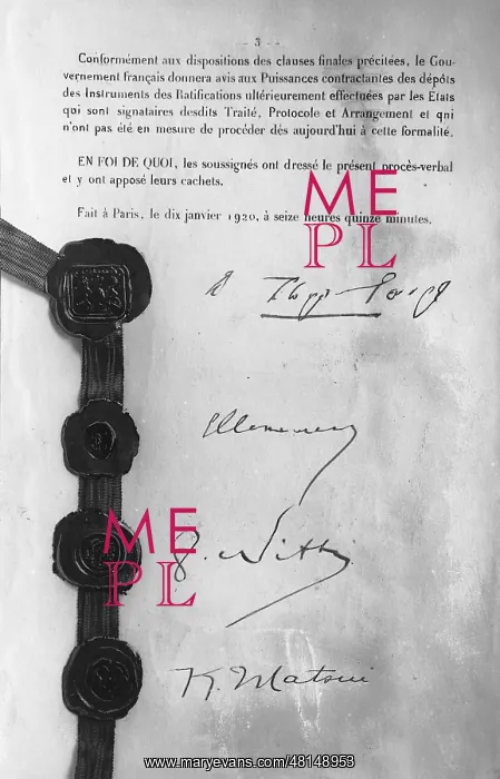 : Signing of the peace protocol of Versailles : Signing of the peace protocol of Versailles