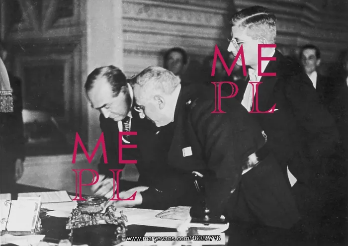 : The signing of the Roemische Protokolle : The signing of the Roemische Protokolle