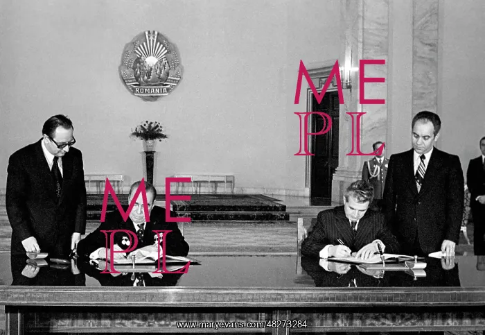 : Signing of Soviet-Romanian documents in Bucharest, 1976 : Signing of Soviet-Romanian documents in Bucharest, 1976
