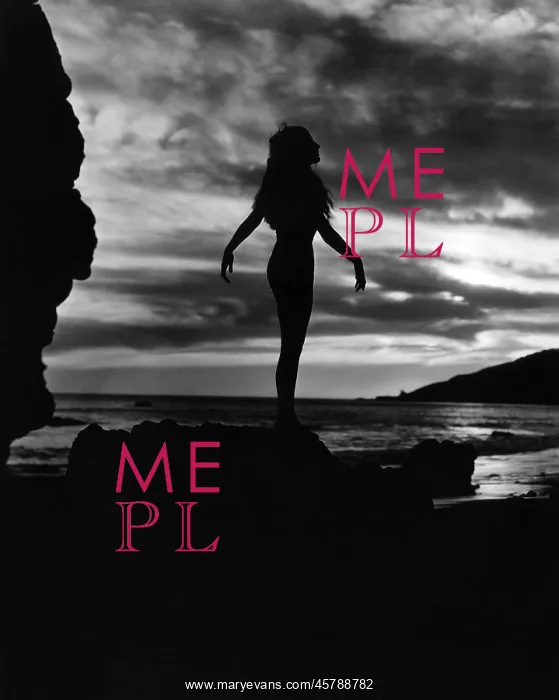 : Silhouette of woman at beach : Silhouette of woman at beach