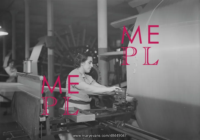 : Silk warping at the William Skinner and Sons : Silk warping at the William Skinner and Sons