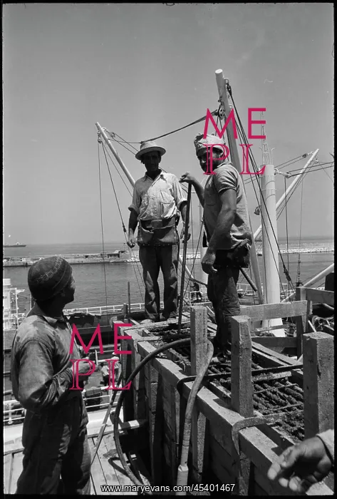 : Silo - construction site - port - harbor - harbour : Silo - construction site - port - harbor - harbour