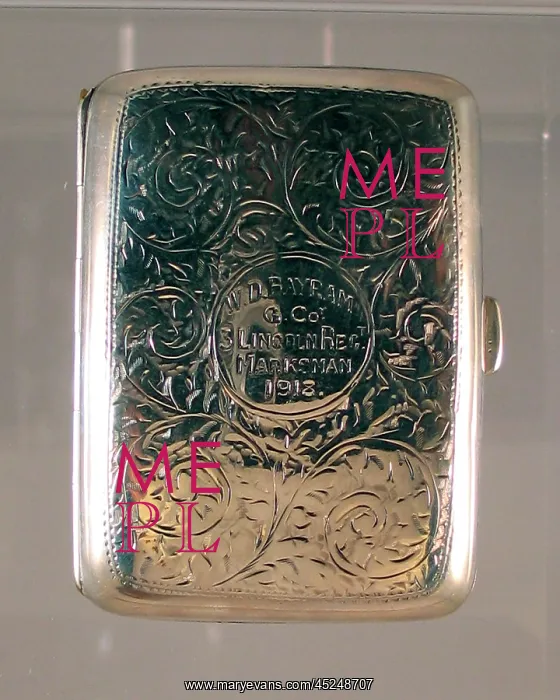 : Silver cigarette case - WWI : Silver cigarette case - WWI