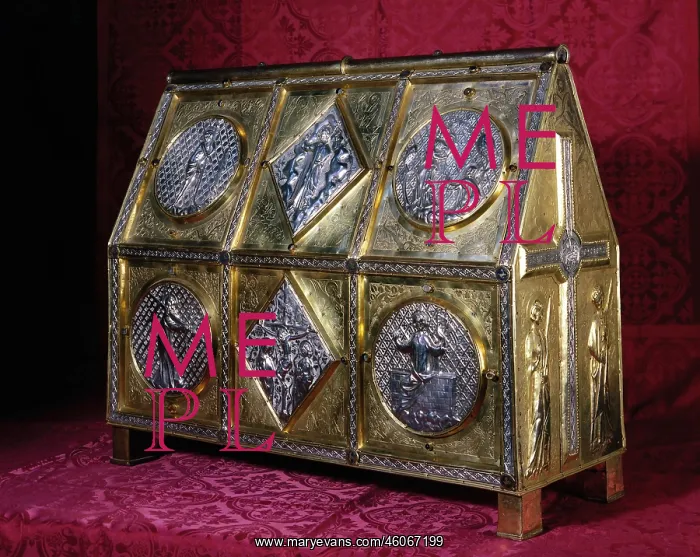 : Silver gilt vessel for altar bread : Silver gilt vessel for altar bread
