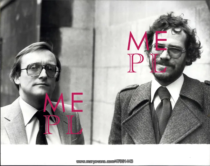 : Sim Harris and Chris Cramer outside Old Bailey, London : Sim Harris and Chris Cramer outside Old Bailey, London