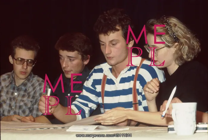 : Simon Panek - Monika Pajerova - students - strike : Simon Panek - Monika Pajerova - students - strike