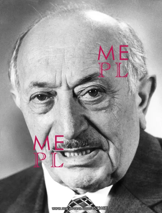 : Simon Wiesenthal, ca. 1979. ? : Simon Wiesenthal, ca. 1979. ?