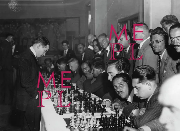  : The simultaneous chess player Salo Flohr