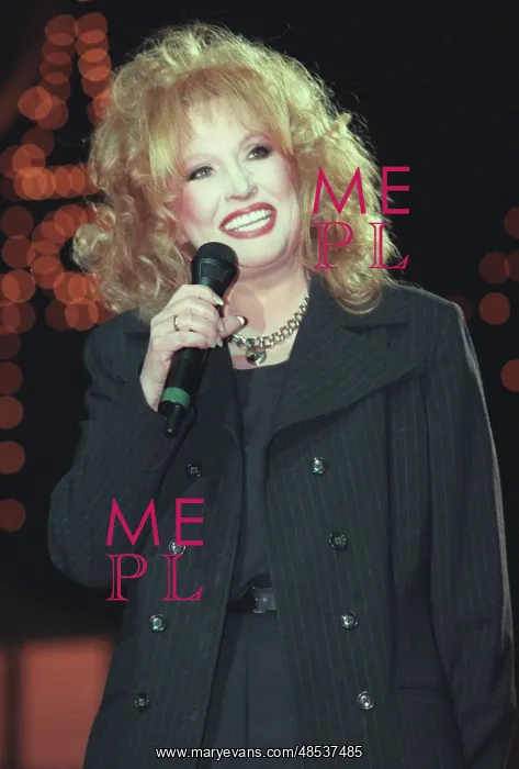 : Singer Alla Pugacheva, 1997 : Singer Alla Pugacheva, 1997