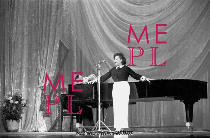 : Singer Klavdiya Shulzhenko : Singer Klavdiya Shulzhenko
