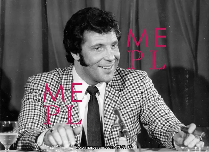 : Singer Tom Jones 1940 - : Singer Tom Jones 1940 -