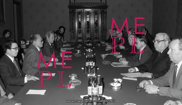 : Sino-Soviet political consultations : Sino-Soviet political consultations