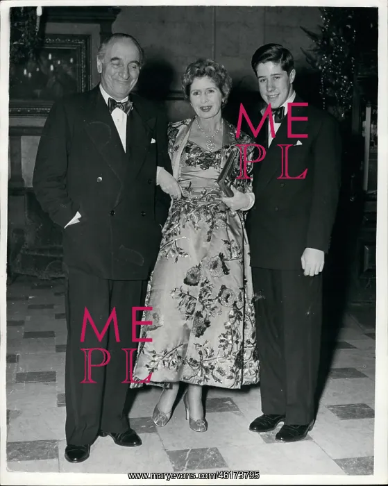 : Sir Bernard and Lady Docker with son Lawrence, London : Sir Bernard and Lady Docker with son Lawrence, London