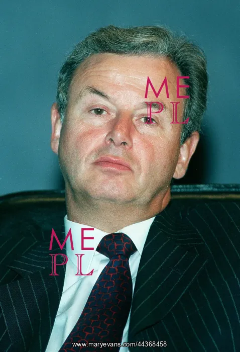  : Sir Clive Thompson