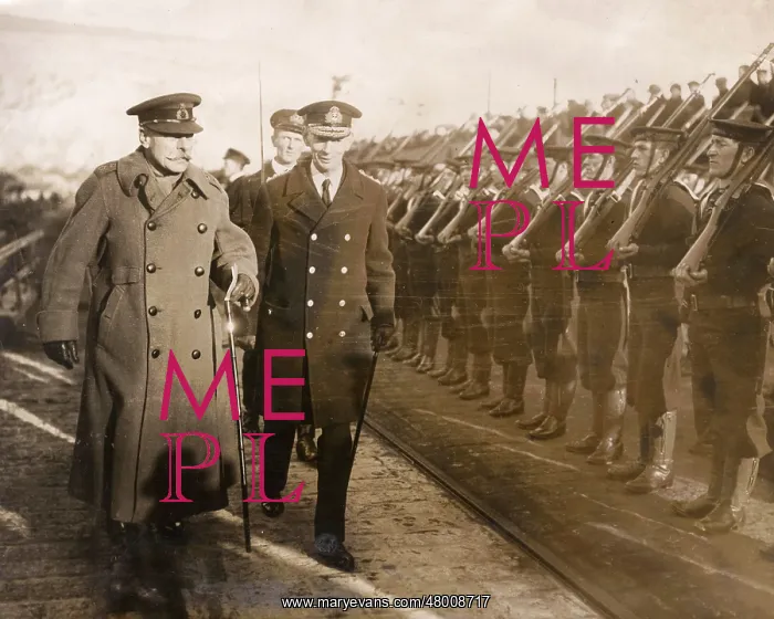 : Sir Douglas Haig and Vice Admiral Keyes at Dover : Sir Douglas Haig and Vice Admiral Keyes at Dover