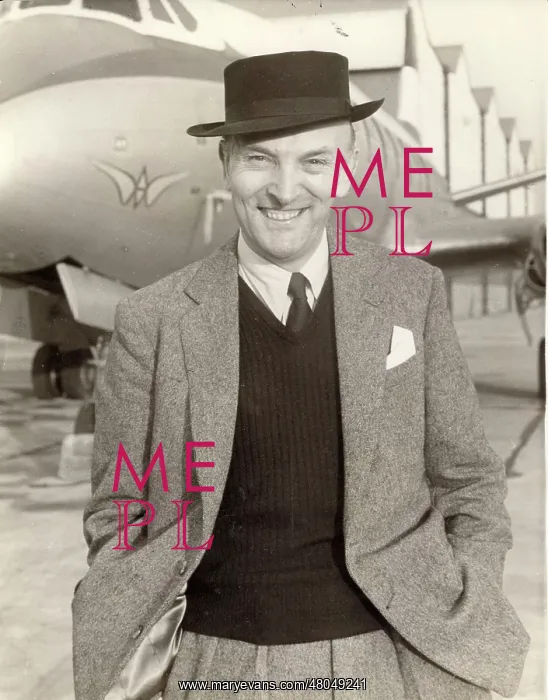 : Sir George Edwards in front of a Vickers Viscount in 1960 : Sir George Edwards in front of a Vickers Viscount in 1960