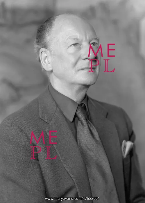  : Sir John Gielgud