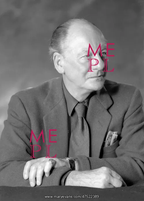  : Sir John Gielgud