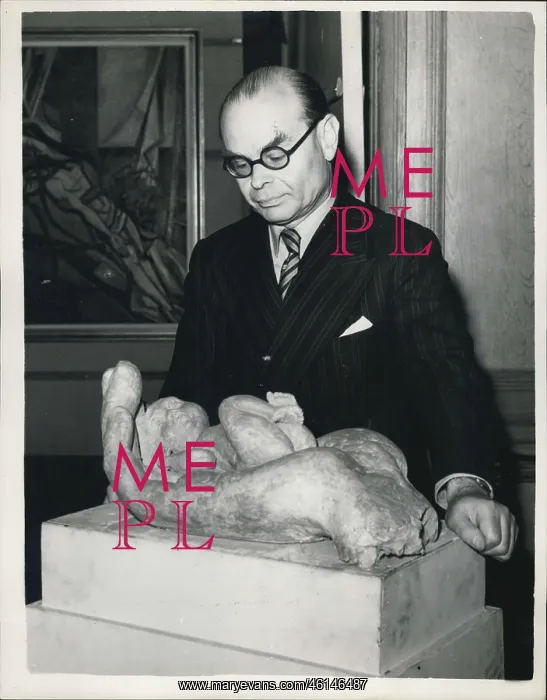 : Sir John Rothenstein, Director of Tate Gallery, London : Sir John Rothenstein, Director of Tate Gallery, London