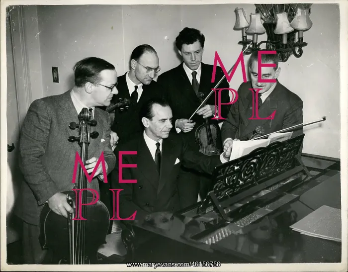 : Sir Malcolm Sargent, New London Quartet, rehearsing : Sir Malcolm Sargent, New London Quartet, rehearsing
