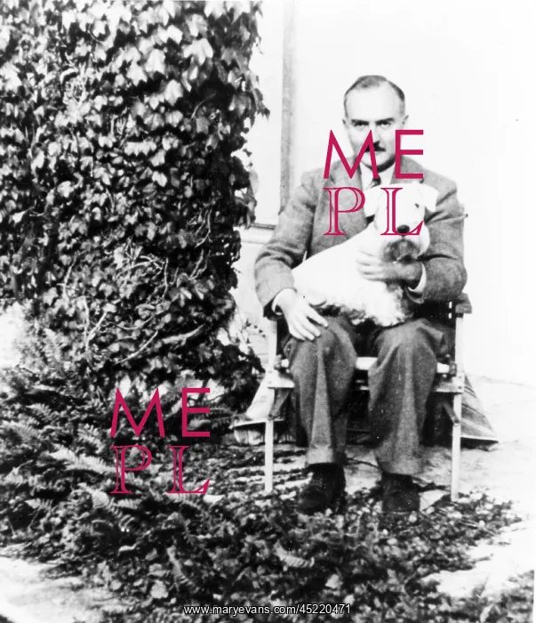 : Sir Max Mallowan, English archaeologist : Sir Max Mallowan, English archaeologist