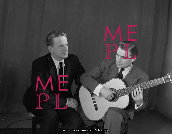 : Sir Peter Pears with Julian Bream : Sir Peter Pears with Julian Bream