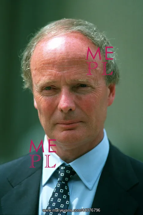 : Sir Robin Renwick Kcmg : Sir Robin Renwick Kcmg