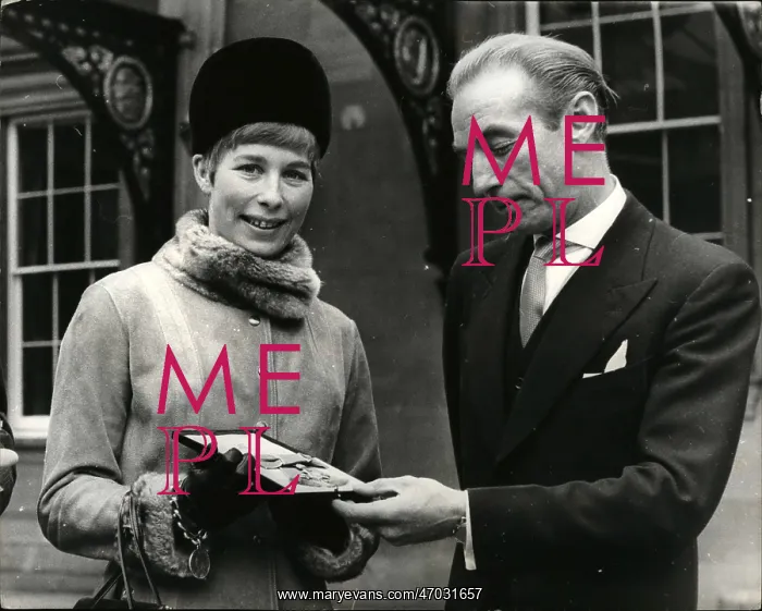 : Sir Stanley Matthews and Mary Rand MBE : Sir Stanley Matthews and Mary Rand MBE