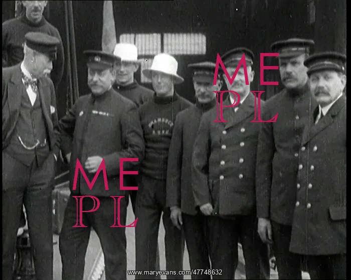 : Sir Thomas Lipton Standing With the Crew Of : Sir Thomas Lipton Standing With the Crew Of