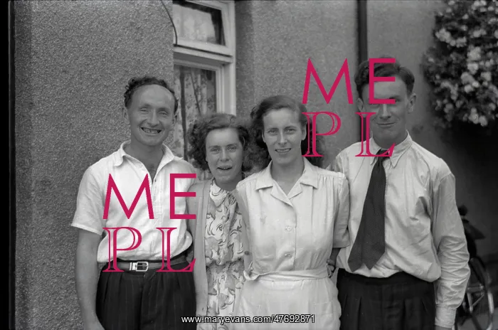 : Two Sisters and their husbands - Bedford : Two Sisters and their husbands - Bedford