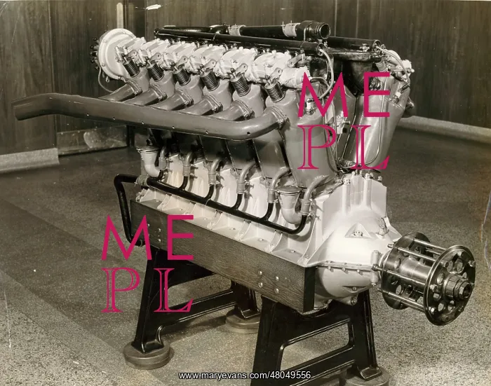 : Six-cylinder double-row 400hp Liberty 12A engine : Six-cylinder double-row 400hp Liberty 12A engine