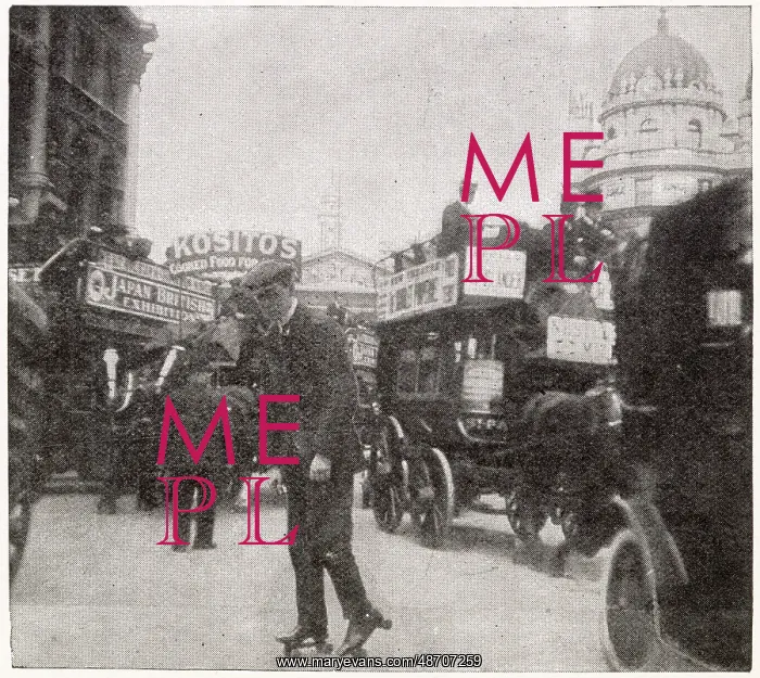 : Skating through London 1910 : Skating through London 1910