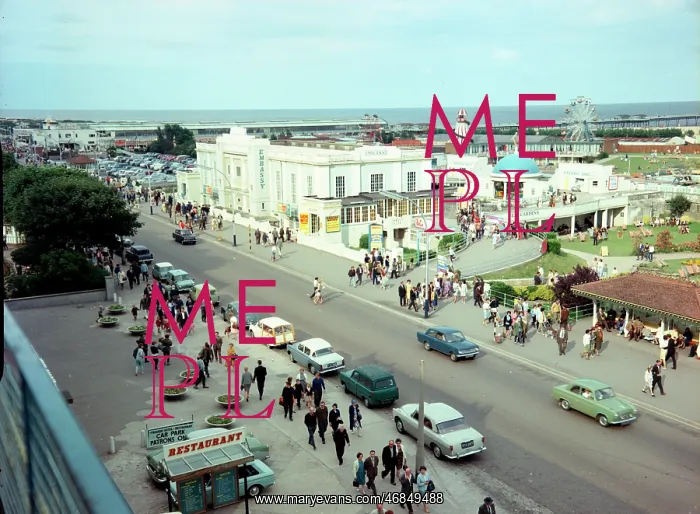 : Skegness - Grand Parade and the Embassy : Skegness - Grand Parade and the Embassy