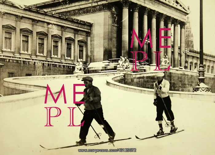 : Two skiers during the cold period in front : Two skiers during the cold period in front