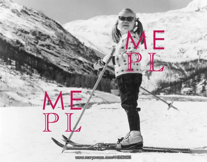  : SKIING GIRL