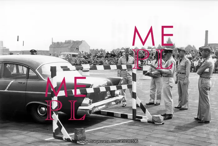 : Skilled driving competition of the US army in Berlin : Skilled driving competition of the US army in Berlin