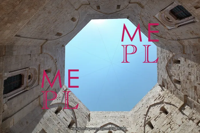 : Sky from internal courtyard, Castel del Monte : Sky from internal courtyard, Castel del Monte