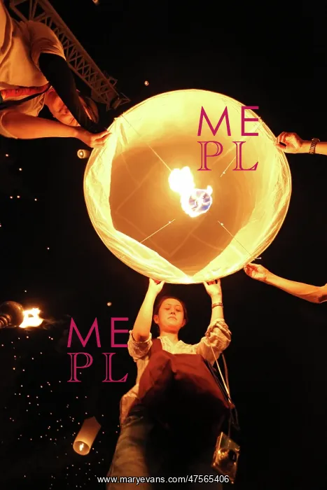 : Sky Lanterns at Yi Peng, Loy Krathong Ceremony, Chiang Mai : Sky Lanterns at Yi Peng, Loy Krathong Ceremony, Chiang Mai