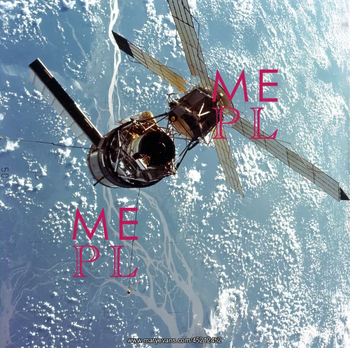 : Skylab in Earth orbit photographed by the ? : Skylab in Earth orbit photographed by the ?