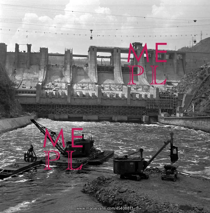  : Slapy dam - Vltava - scrapers