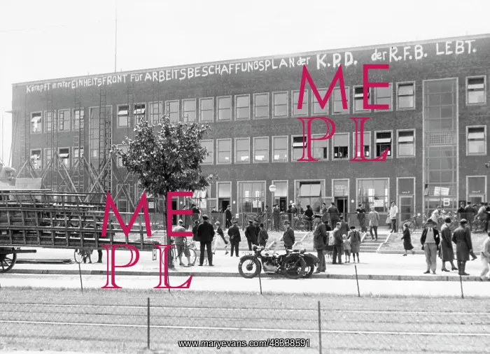 : Slogan of the KPD, circa 1920s : Slogan of the KPD, circa 1920s
