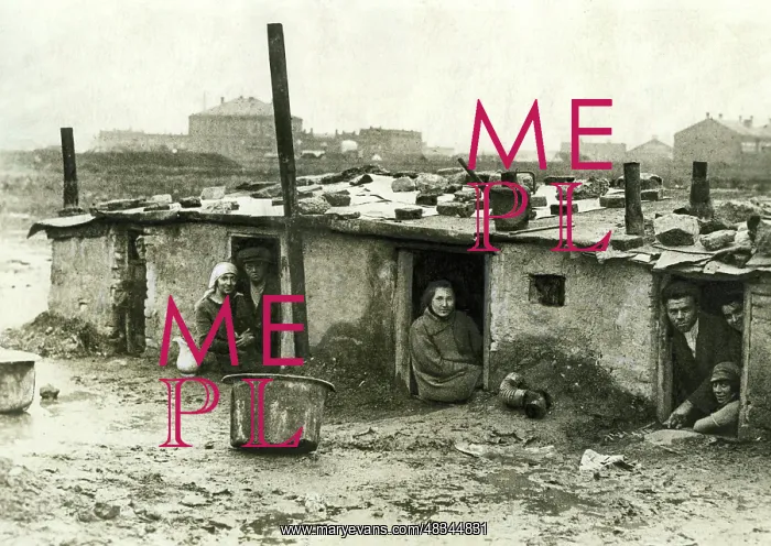 : Slum, 1929-1932 : Slum, 1929-1932